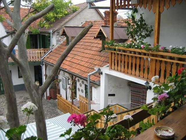 Hotel Gobe Csarda Oradea Exterior foto
