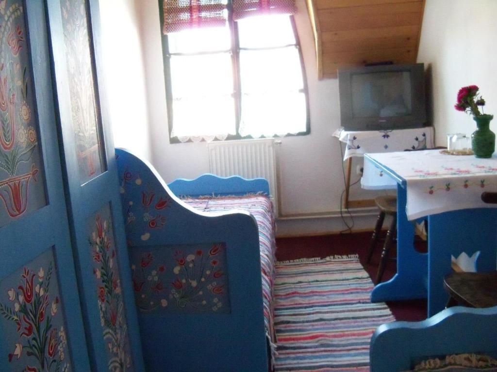 Hotel Gobe Csarda Oradea Zimmer foto