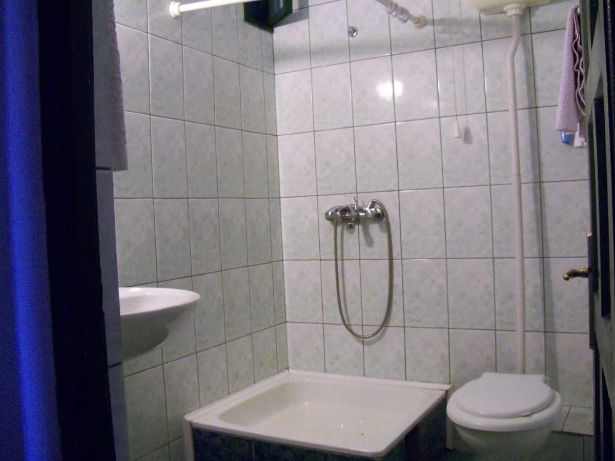 Hotel Gobe Csarda Oradea Zimmer foto
